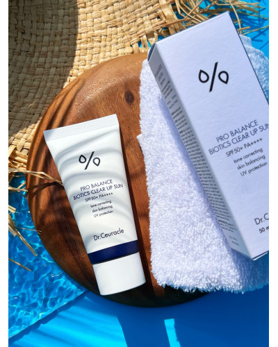 Сонцезахисний освітлюючий крем з пробіотиками SPF50+/PA++++ Dr. Ceuracle Pro Balance Biotics Clear Up Sun 50 ml