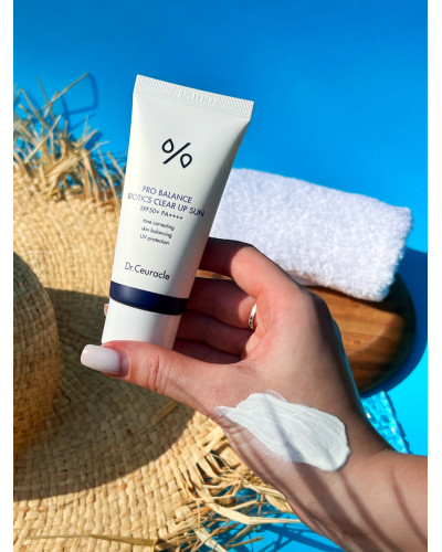 Сонцезахисний освітлюючий крем з пробіотиками SPF50+/PA++++ Dr. Ceuracle Pro Balance Biotics Clear Up Sun 50 ml
