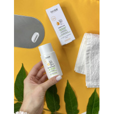 Сонцезахисний флюїд для обличчя з ефектом матування з SPF 50 BABE LABORATORIOS