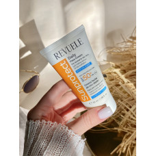 Зволожувальний крем для нормальної та сухої шкіри обличчя Revuele spf 50+ 50 мл