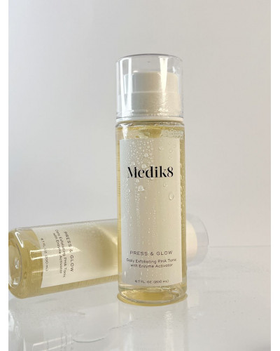 Тонік для обличчя Medik8 Press & Glow Daily Exfoliating PHA Tonic With Enzyme Activator