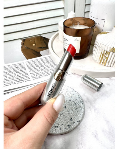Кольоровий зволожуючий бальзам для губ Kiko Milano Coloured Balm №04
