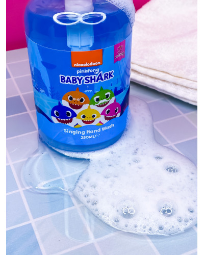 Дитяче співаюче мило для рук "Baby shark"