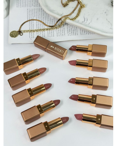 Матова помада для губ Matte Mallow Lipstick NEVERTI NP701