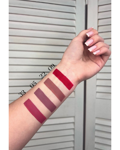 Матова помада для губ Aden Cosmetics Liquid Lipstick