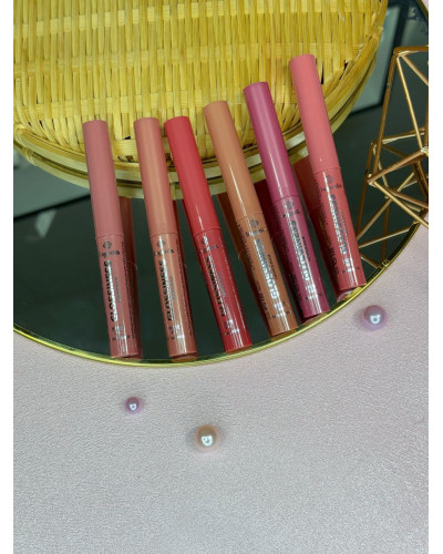 Помада-бальзам для губ Glossiness Lipstick Balm Bogenia