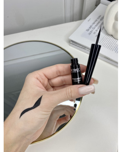 Рідка чорна підводка для очей Kiko milano