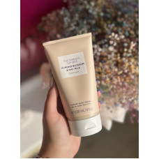Крем-гель для душу Victoria's Secret Almond Blossom & Oat Milk