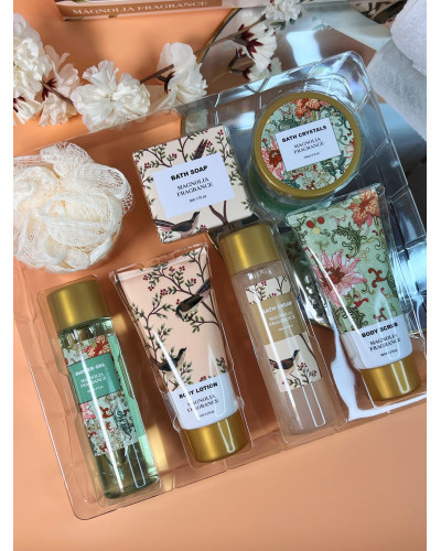 Подарунковий набір Body care collection magnolia fragrance для догляду за тілом з ароматом магнолії