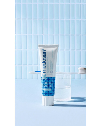 Відбілювальна зубна паста для чутливих зубів Medosan SensiWhite