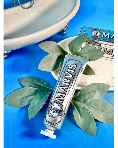 Відбілююча зубна паста Marvis Whitening Mint For Smockers