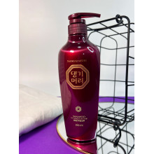 Шампунь для нормального та сухого волосся Daeng Gi Meo Ri Shampoo
