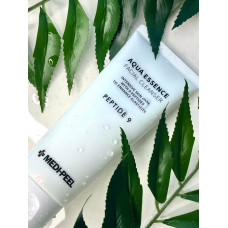 Пінка для обличчя з колагеном Medi-Peel Peptide 9 Aqua Essence Facial Cleanser 150 ml