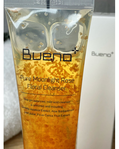 Гель для вмивання Bueno з пелюстками троянди Pure Moonlight Rose Floral Cleanser 80ml