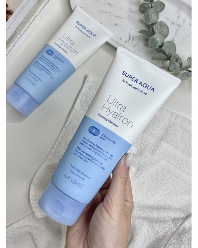 Пінка для очищення обличчя Missha Super Aqua 10 Hyaluronic 200 мл